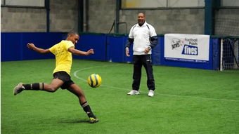 一般一场足球赛多长时间，足球比赛是多少人一队