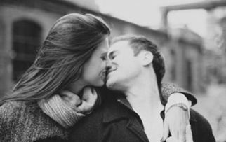 梦见旧情人出现在梦里，梦见旧情人回来找自己