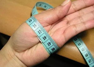 手围测量方法图片，手围15厘米戴多大手镯