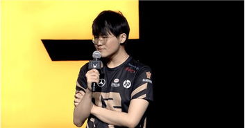 什么的姿态填上合适的词语，什么的姿态作文600字