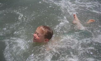 梦到儿子掉水里了被自己救出来，妈妈梦见自己孩子落水好不好