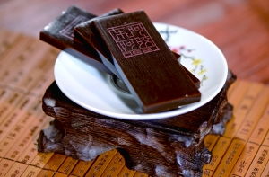 驴皮阿胶多少钱一斤，驴皮阿胶怎么熬制