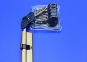 反锁的门开锁师傅能开吗，反锁的门怎么开锁图解