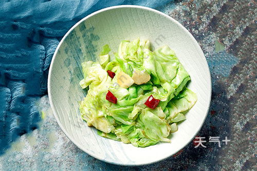包菜怎么炒好吃视频，怎样泡包菜又脆又好吃