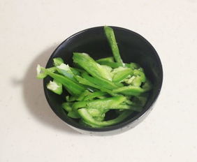 青椒怎么切丝视频教程，青椒怎么切菱形