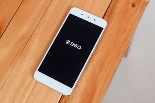 手机显示屏坏了换一个多少钱，手机显示屏黑屏是什么原因