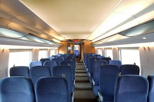 d开头动车二等座图片，高铁车图片