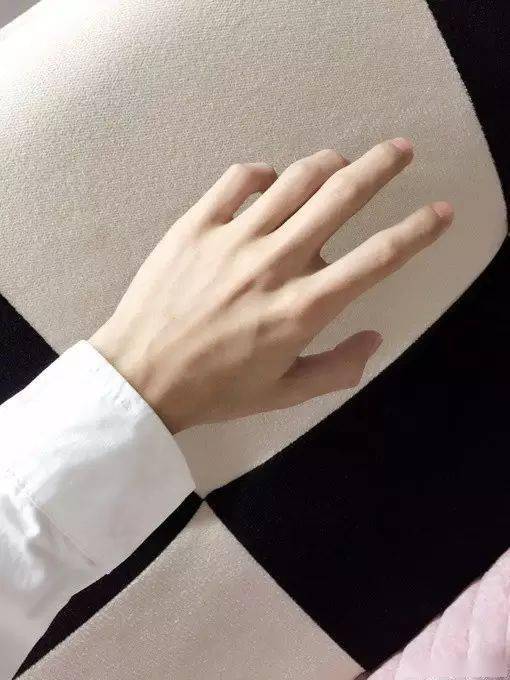 男生的手和女生的手有什么不一样，男生的手像女生的手代表什么