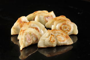 怎么做煎饺不粘锅，怎样做煎饺又脆又焦黄