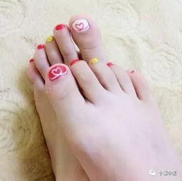 小脚趾外侧长了个茧一样的硬硬的还疼，跖疣与鸡眼的对照图片