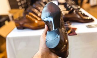 为什么大牌鞋子要贴底，高跟鞋贴底胶是什么意思图片