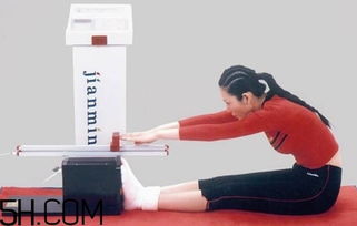 小学生坐位体前屈家里怎么练，坐位体前屈怎么测量