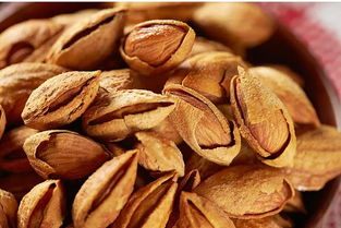 巴旦木仁一天吃几粒为宜，巴旦木和杏仁营养价值哪个好