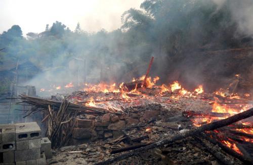 b类火灾用什么灭火器，b类火灾属于什么火灾