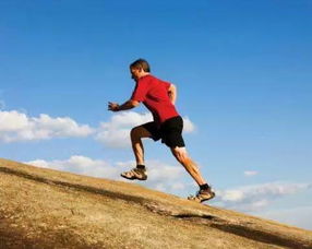 跑步技巧和动作要领，跑步技巧和动作要领800米