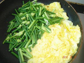 蒜苔炒鸡蛋怎么炒好吃又简单，蒜苔炒鸡蛋蒜苔用焯水吗