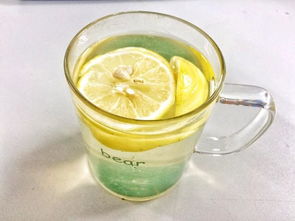 柠檬蜂蜜水的作用与功效与作用什么时候喝，柠檬泡蜂蜜的正确做法和功效