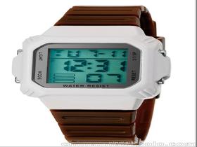 led电子表使用说明，led电子表怎么充电