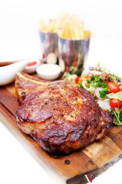 肋眼牛排是哪个位置，肋眼牛排和西冷牛排的区别