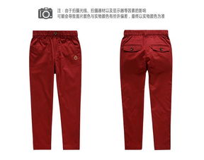 红裤子如何搭配衣服，红裤子上衣搭配图
