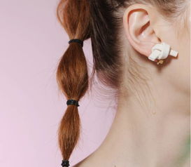 耳夹好还是打耳洞好，耳夹白色软垫怎么用