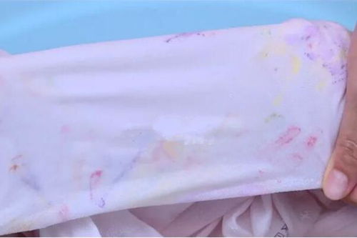 衣服被颜料染色了怎么洗掉，衣服染色了用什么洗得掉