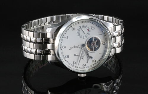 石英表和机械表的区别，石英表和机械表的区别 哪个好