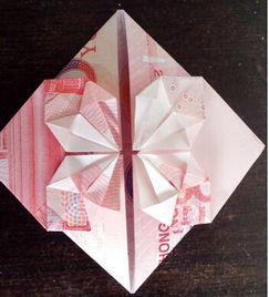 100块钱怎么折爱心，用一百元折爱心