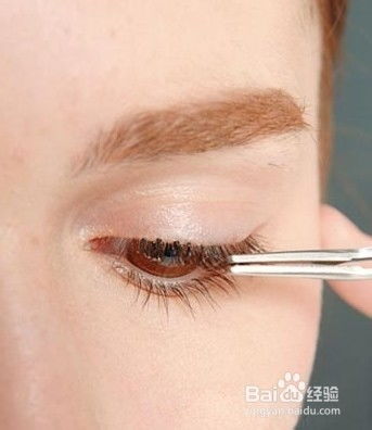 粘假睫毛的胶水怎么去除，粘假睫毛对眼睛有什么伤害