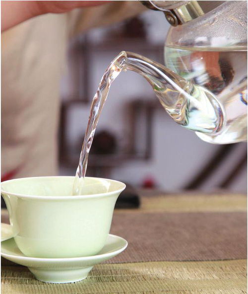 泡茶用矿泉水好还是纯净水好，泡茶用什么水好?用什么温度?