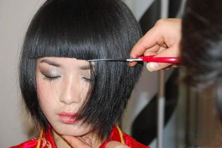 梦见剪头发了是什么征兆 女人，梦见剪头发剪短了