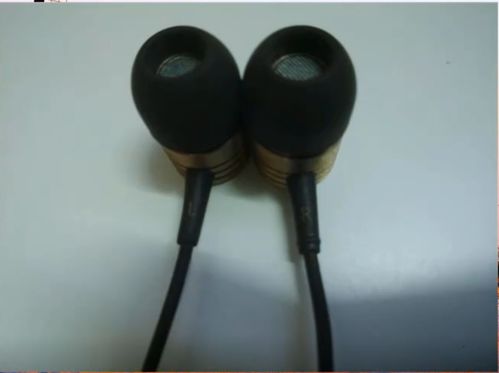 耳机怎么分左右
