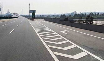路口导流线是什么
