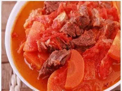 羊肉和柿子能一起吃吗
