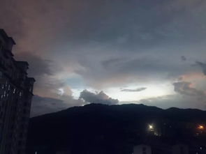 云波诡谲
