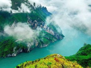 至于夏水襄陵,沿溯阻绝。的意思
