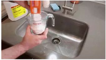 火碱可以疏通下水道吗
