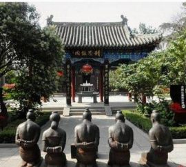 白铁无辜铸佞臣的上一句 白铁无辜铸佞臣的上一句是什么