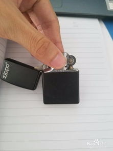打火机怎么加油
