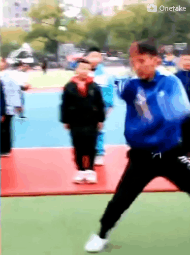 翻跟头怎么练
