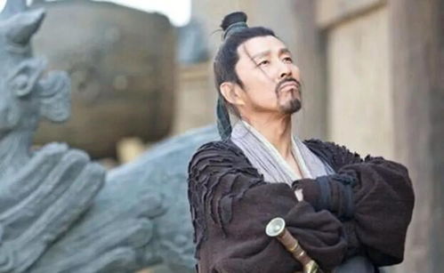 请问信数与萧何语,何奇之.至南郑,诸将道亡者数十人,信度何等已数言上