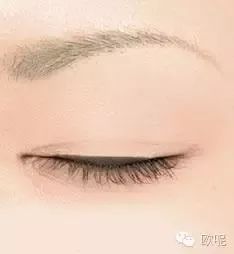 下眼线怎么画
