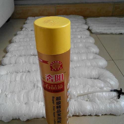 聚氨酯发泡胶主要原料是什么?