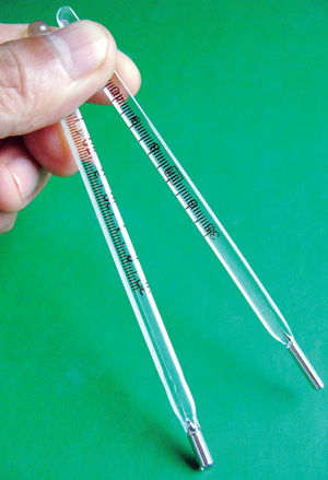 水银体温计的正确用法