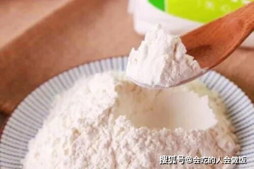 面包粉是高筋还是低筋
