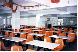 承包学校食堂窗口
