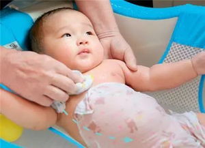 新生儿多久可以洗澡
