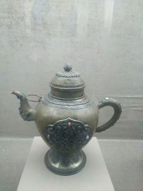 醉花阴这首诗的瑞脑和纱厨是什么意思?