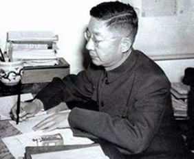 老舍是哪族人?