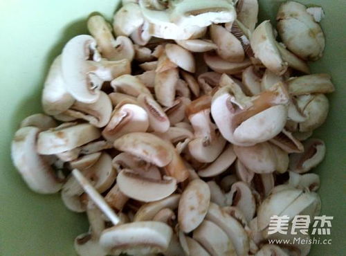 鸡蛋可以和蘑菇一起吃吗